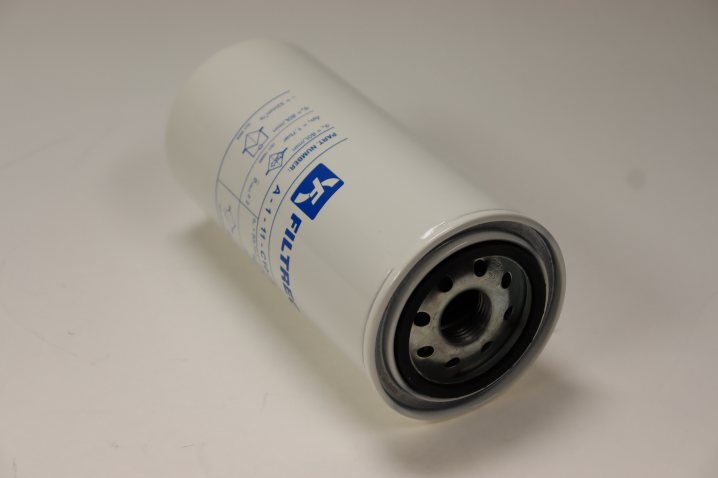 A111C10/9 oil filter (spin-on)