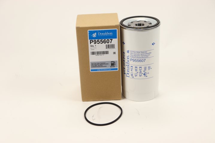 P955607 fuel filter (spin-on)