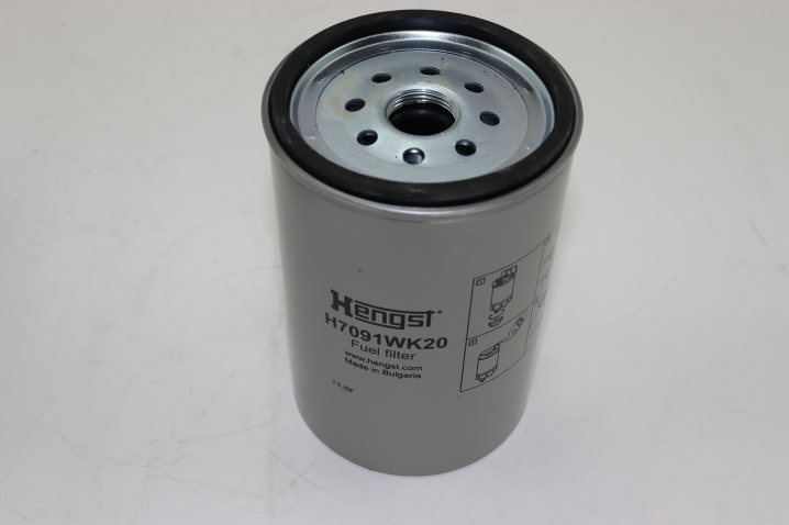 H7091WK20 D677 fuel filter spin-on